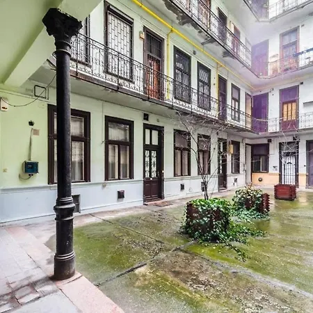 Akacfa Chic Retreat Downtown Budapeşte